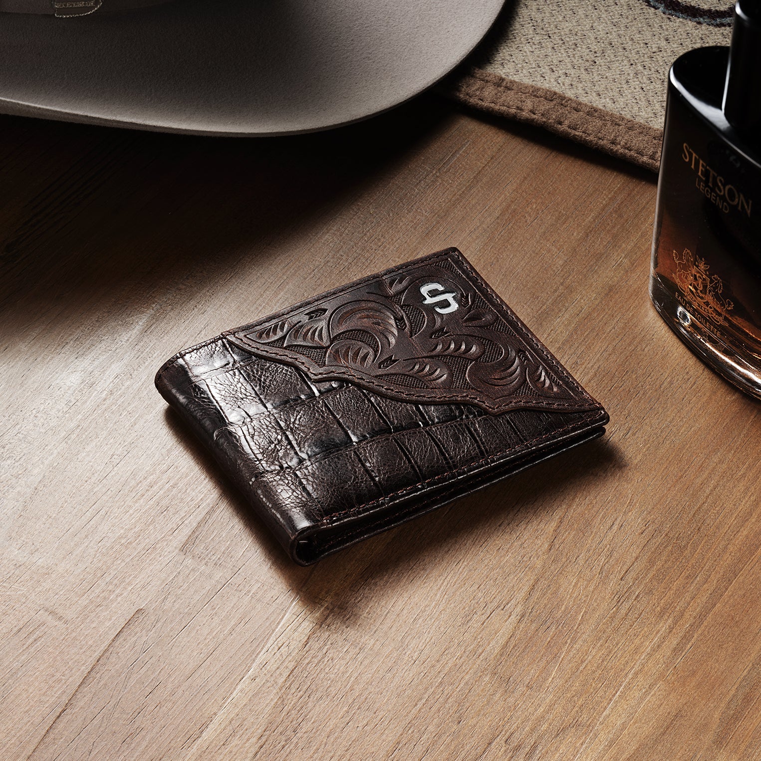 Tooled Embossed Croco Bi-Fold Wallet Brown | Stetson